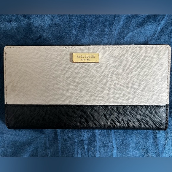 Kate Spade Staci Wallet - Picture 1 of 7